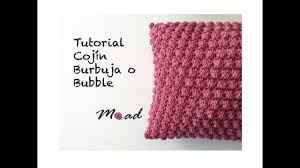 El top en crochet o ganchillo son una prenda de vestir muy utilizadas para días de verano o para imponer un estilo casual y a la vez único combinado con la elegancia del ganchillo y la prenda que decidas combinar con este top a crochet. Tutorial Cojin Burbuja O Bubble Tejido A Crochet Moadknits Fundas De Almohada De Ganchillo Tejidos A Crochet Cojines De Ganchillo