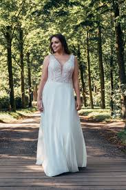 Maybe you would like to learn more about one of these? Bella Brautkleider Andrea S Brautboutique Ronshausen