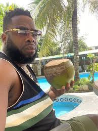 Most people have heard of Bo Jackson & Deion Sanders incredible  multi-sports careers, but this man was quietly one of the Best Athletes of  all time. CHARLIE WARD Football 🏈: Won the