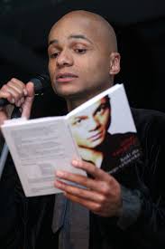 Omar Sangare naprawdę podbił Nowy Jork. Miał córkę, męża, potem wziął  rozwód, a teraz wychowuje syna