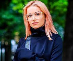 Scrunch the shampoo through your hair evenly. Temporary Pink Hair Dye Color That Pops