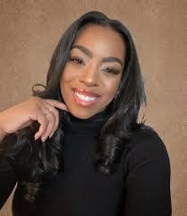 Leah Waller's Instagram, Twitter & Facebook