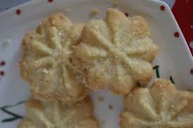 These soft and chewy cookies are full of warming spices, buttermilk, vanilla, raisins and walnuts. Cookies Will Garden For Cake
