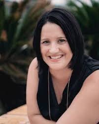 Kelly Pucci's Instagram, Twitter & Facebook