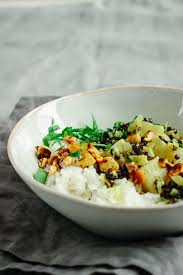 Du Willst Schnell Und Einfach Kochen Dann Mach Dieses Vegane Ananas Curry Mit Linsen Und Reis Zum Mittagessen In 2020 Einfach Kochen Leckere Gesunde Rezepte Rezepte