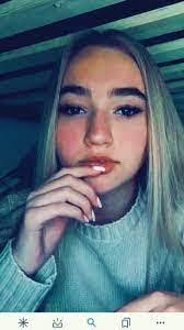 Aileen Benton's Instagram, Twitter & Facebook