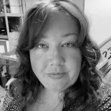 Lisa Million's Instagram, Twitter & Facebook