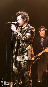 Harry On Stage Tonight Melbourne Australia April 24 2018 Harry Styles Live Harry Styles Harry Edward Styles