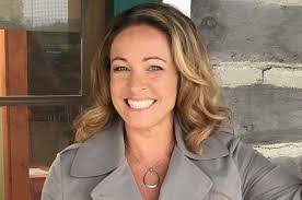 Donna Sabine's Instagram, Twitter & Facebook