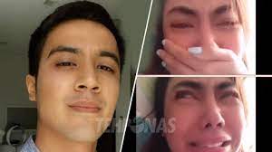 Menurut berita harian singapura, aliff didakwa mencuri wang pelakon indonesia, raja yunika perdhana putri sebanyak $300 dolar singapura (rm908.50). Menyesal Saya Kasihan Dengan Anda Raja Yunika Sedih Dituduh Fitnah Aliff Aziz Tehpanas