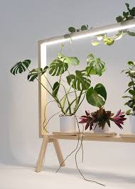Decouvrez L Etagere Porte Plante Qui Transforme La Verdure En œuvre D Art Lampes Horticoles Porte Plantes Support Pour Plante