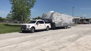 What size travel trailer can a f150 pull. Ford F 150 With 5 1 2 Foot Bed Open Range Light 5th Wheel Do A 90 Degree Turn Youtube
