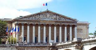 Sa mission est de voter des lois et de contrôler le gouvernement, les entreprises publiques, les établissements et les services publics. Du Cote De L Assemblee Nationale Les Propositions De Loi Sur La Fin De Vie