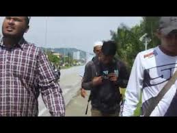 Sebelum pergi, sehari sebelumnya johar bercuti sehari untuk memenuhi keperluan kejantanannya dan permintaan kebetinaan isterinya milah. Pak Duan Zukie