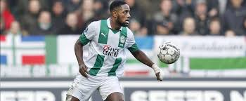 Check spelling or type a new query. Fc Augsburg Fca Mit Angebot Fur Einen Rechtsverteidiger Des Fc Groningen