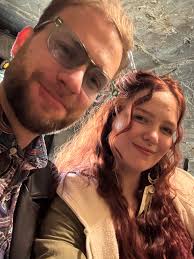 Starting tomorrow, I will be bringing back vendor rolls calls to the groups  that I moderate. I apologize to all the vendors for the missing roll calls  this year. Life just happens.