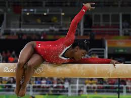 Alleen de eerste acht plaatsen, met een maximum van twee per land, geven recht op deelname aan de toestelfinale op dinsdag 3 augustus. Turnen Bei Olympia Simone Biles Verpasst Gold Am Schwebebalken