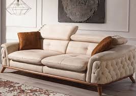 Eğer bir leke varsa ılık suya batırılıp sıkılmış su ile lekeyi silebilirsiniz. Tay Tuyu Koltuk Nasil Yikanir Love Seat Furniture Home Decor