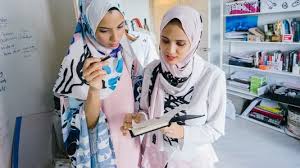 Dalam aktiviti ini pelajar diberikan masa selama 2 minit untuk mencari lima radas. Contoh Percakapan Meminjam Barang Dalam Bahasa Indonesia