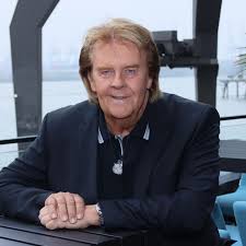 Currently we don't have enough information about his family, relationships,childhood etc. Howard Carpendale Hat Einen Wichtigen Rat Gala De