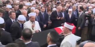 Kadir mısıroğlu'nun cenazesi çamlıca camii'nden kaldırıldı sadece haber'i twitter'dan takip etmek için mustafa kemal'in cenaze namazı ve ölüm saati, üstad kadir mısıroğlu sohbetin tamamı. Kadir Misiroglu Na Veda