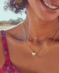 Naturally bhi, aap ek 22k ki chain aur 18k ki chain ko compare nai kar sakte kyuki 22k gold hamesha 18k gold se jyada golden/yellow hogi. Angie Open Heart Pendant Necklace In 18k Yellow Gold Vermeil Kendra Scott