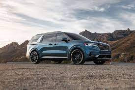 2022 Kia Carnival Starts At 33 275 Up 1700 Over Sedona It Replaces In 2021 Kia Kia Sedona Carnival