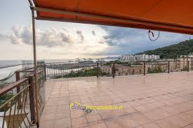 Case con terrazzo a pegli: Pegli Attico Con Terrazzo Panoramico