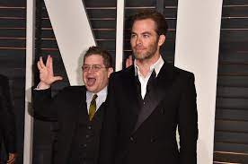 15 of the Best Celebrity Photobombs