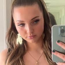 iona 🪴 (@ionareddie)