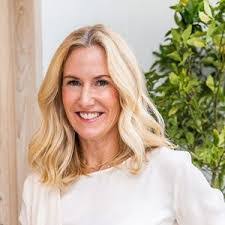 Bridget Simons's Instagram, Twitter & Facebook