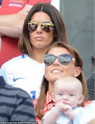 Jamie vardy has admitted he in fact voted for his wife rebekah to face the eating trial on i'm a celeb. Coleen Rooney Und Rebekka Vardy Zur Beilegung Ihres Rechtsstreits In Dieser Woche Nach Wag Tor Aktuelle Boulevard Nachrichten Und Fotogalerien Zu Stars Sternchen