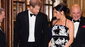 Herzogin meghan setzt sich für den guten zweck ein. Herzogin Meghan Ihr Babybauch Ist Nicht Mehr Zu Ubersehen