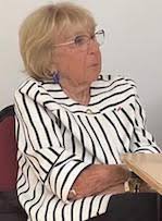 Arlette Testyler, rescapée de la rafle du Vel d'Hiv, répond à Stéphanie  Dassa, membre du comité directeur de l'AJCF et directrice de projets du Crif