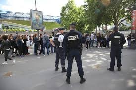 Bringing the arena closer to its public, and opening it up to the city the dvvd agency faced another challenge: Ariana Grande S Paris Concert Sees Security Ramped Up To Highest Level As She Resumes Tour Following Manchester Attack Irish Mirror Online