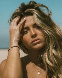 MONDAZE…✨ SURF JEWELS: Bracelet: The Naples Necklace: The Peeky Sun 🛒 link  in bio & IG