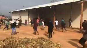 Fresh skirmish along the rukuba road area, jos north local government area of plateau state on saturday morning left some people dead and some others injured. Video Residents Overpower Police Loot Covid 19 Palliatives Warehouses In Jos Bukuru Independent Newspaper Nigeria