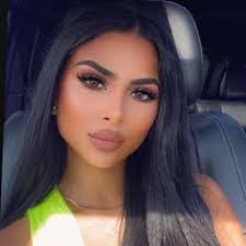 Rosa Hakim's Instagram, Twitter & Facebook