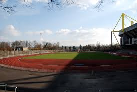 It serves as the home stadium to borussia dortmund ii and several athletic clubs. Datei Stadion Rote Erde Dortmund0001 Jpg Wikipedia
