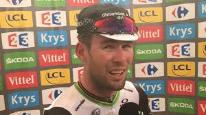 Cavendish logra el triplete, Van Avermaet sigue líder