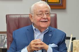 A sus 82 años, Tony Isa Conde no renuncia a seguir luchando para construir  su utopía