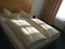 The deadline to obtain your online boarding pass is up to 3 hours before your flight. Hotel Check Inn Merseburg 72 Empfehlungen