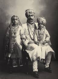 Black And White Family Photos Old Indian Family Vintage Photo Vintage India Indian Family History