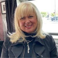 Wendy Straub's Instagram, Twitter & Facebook