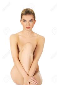 Junge Schöne Nackte Frau Sitzt Auf Dem Tisch. Lizenzfreie Fotos, Bilder Und  Stock Fotografie. Image 56487215.