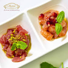 Fra le eccellenze di mysea il pesce crudo con oltre sette diversi tipi di tartare e plateau taste di crudité. Menu Alla Carta Ristorante Maestrale