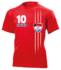 Man kann jedoch zumindest das wm 2018 trikot von kroatien, mit dem man auch die ersten em quali spiele absolvieren wird. Kroatien Em 2020 Fanartikel Fanshirt Fussball Fan Kinder Jungen T Shirt Trikot Jungen T Shirts Polos Hemden Kleidung Accessoires