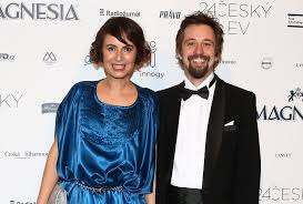 Lenka vlasáková a jan dolanský jsou jeden z nejstabilnějších párů českého šoubyznysu. Lenka Vlasakova A Jan Dolansky Do Toho Konecne Prastili Sedmicka Cz