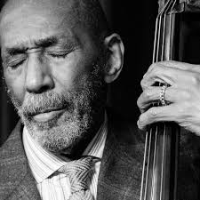 Bassists Learning Lead Vocals to Increase Earnings at Local Venues