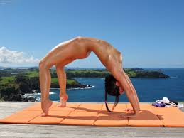 Nude Yoga in New Zealand – Naked Girls